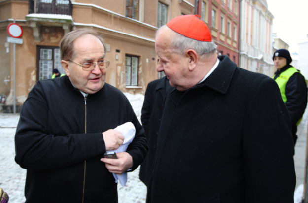 Screenshot_2020-10-24 O Rydzyk broni kard Dziwisza Tyle dobrego zrobił Tak mu dziękują Dziwisz Rydzyk