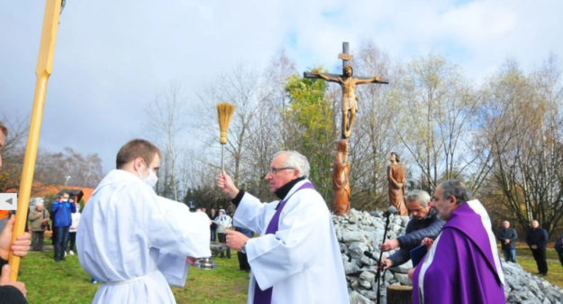 Screenshot 2021-11-09 at 21-51-06 Poświęcenie Kresowej Drogi Krzyżowej w Radwanowicach