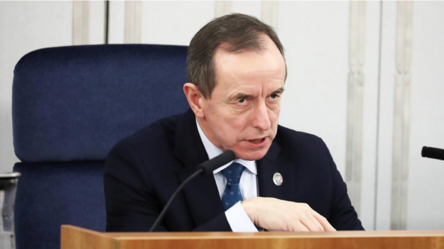 Screenshot 2022-03-27 at 18-05-38 Grodzki poleciał na Florydę. „Chyba na plażę i bal”