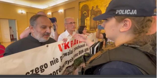 konferencji o Wołyniu. Nasłano policję